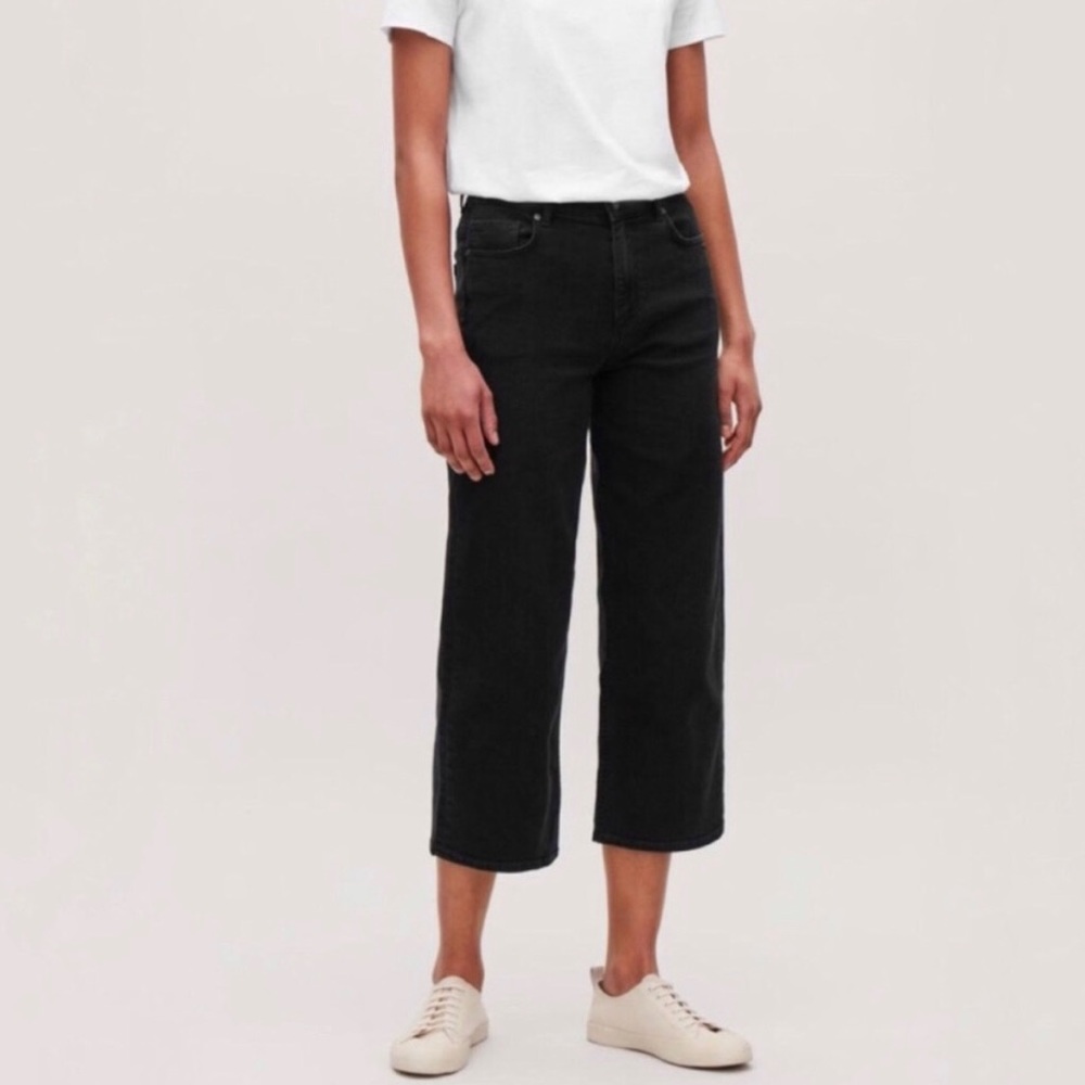 COS Relaxed Straight Fit High Rise Cropped Black Jean